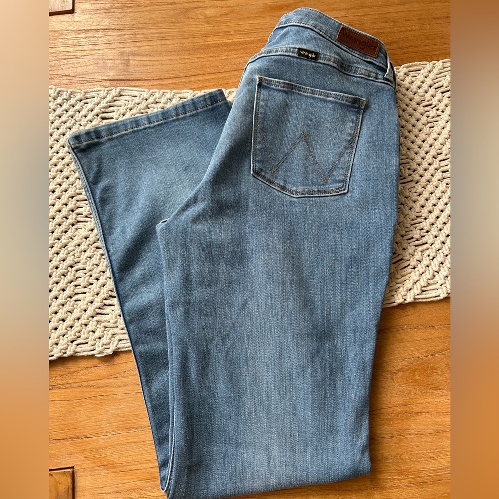 Women’s Wrangler High Rise Bold Boot Blue Jeans